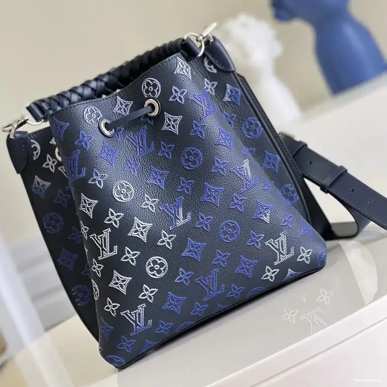 Fashionrepsfam ru LV 2111YA0036 Bags 0824